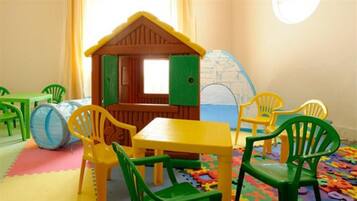 Children’s play area – indoor