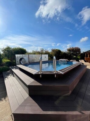 Indoor pool, seasonal outdoor pool, pool loungers