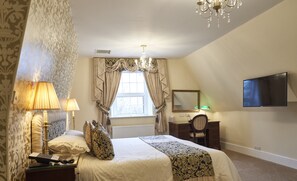 Executive Room, 1 Double Bed | 1 bedroom, individually decorated, individually furnished, desk - Hempstead House Hotel (Sittingbourne)