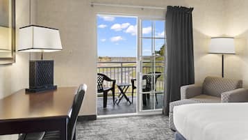 2 Queens Standard with Balcony | Terrace/patio
