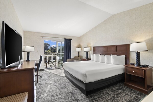 King Bed with Soaking Tub