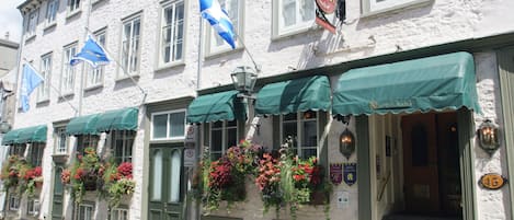 Entrée de l’hébergement