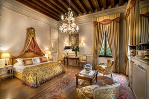 Junior Suite, Tower (in Barchessa) | Down comforters, minibar, desk, soundproofing - Villa Franceschi Hotel & Resort (Mira)