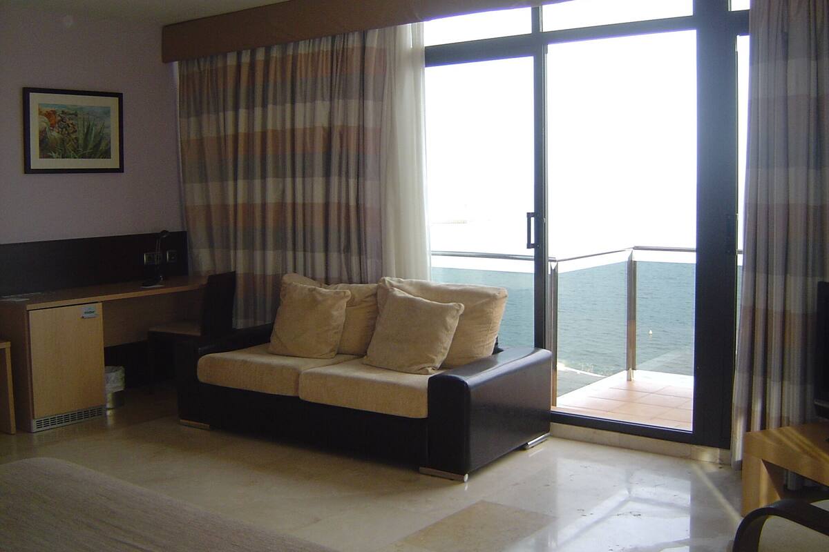 minibar, in-room safe, desk, blackout curtains