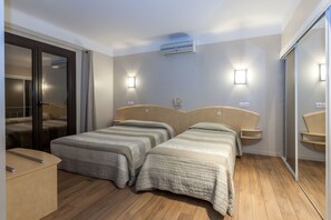In-room safe, desk, soundproofing, free WiFi - Hôtel Capo D'Orto (Ota)