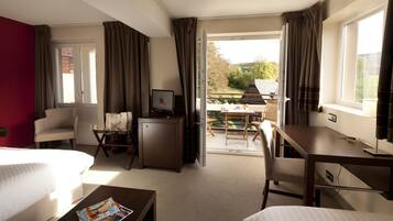 Triple Room | Premium bedding, in-room safe, desk, rollaway beds