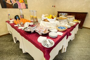 Free daily continental breakfast  - La Sibilla Cusiana (Pettenasco)
