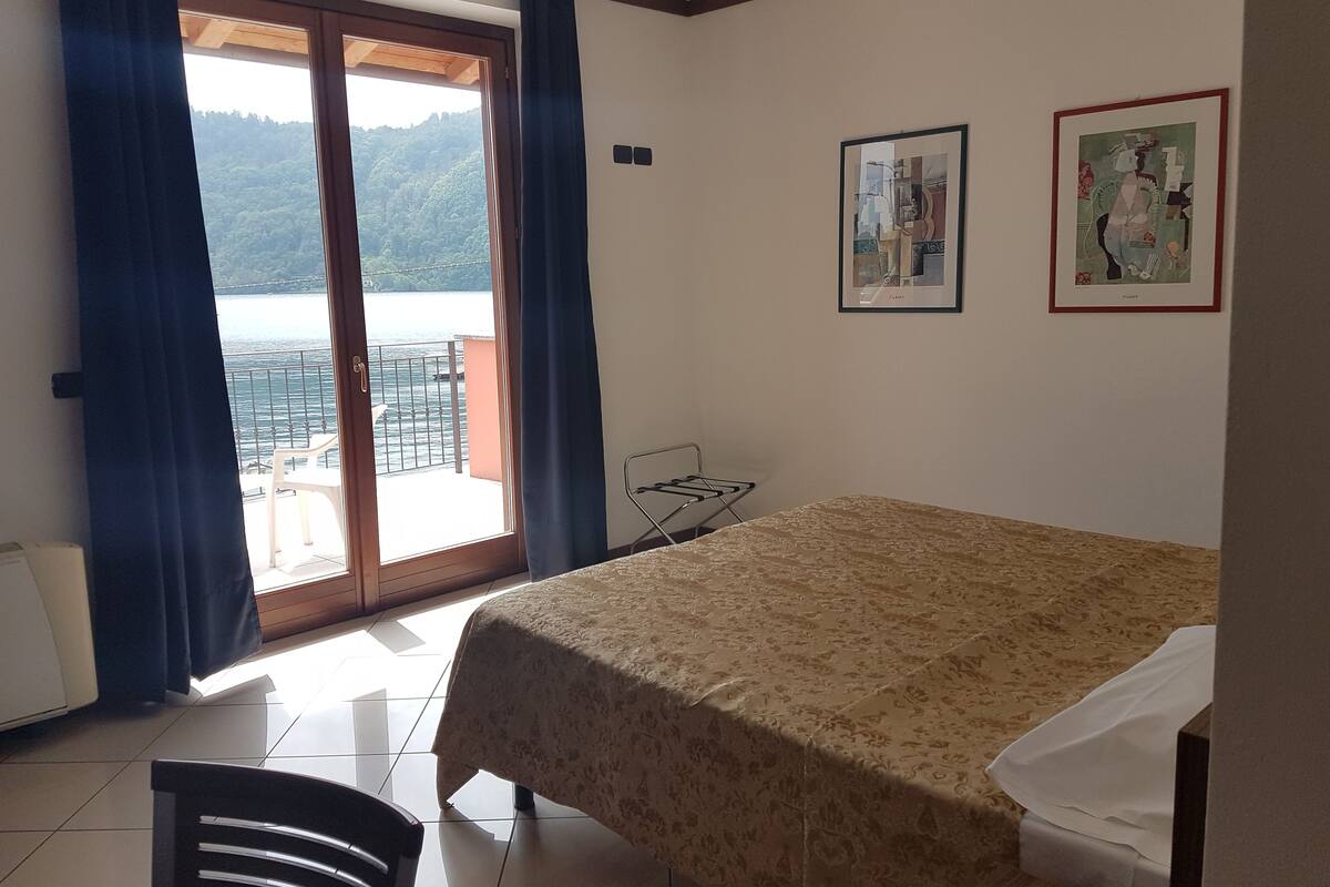 in-room safe, desk, soundproofing, iron/ironing board