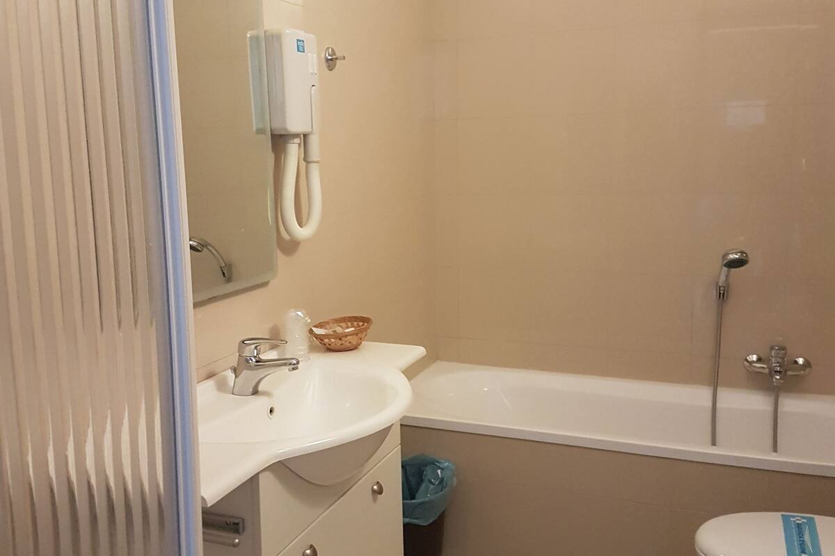 free toiletries, hair dryer, bidet, towels