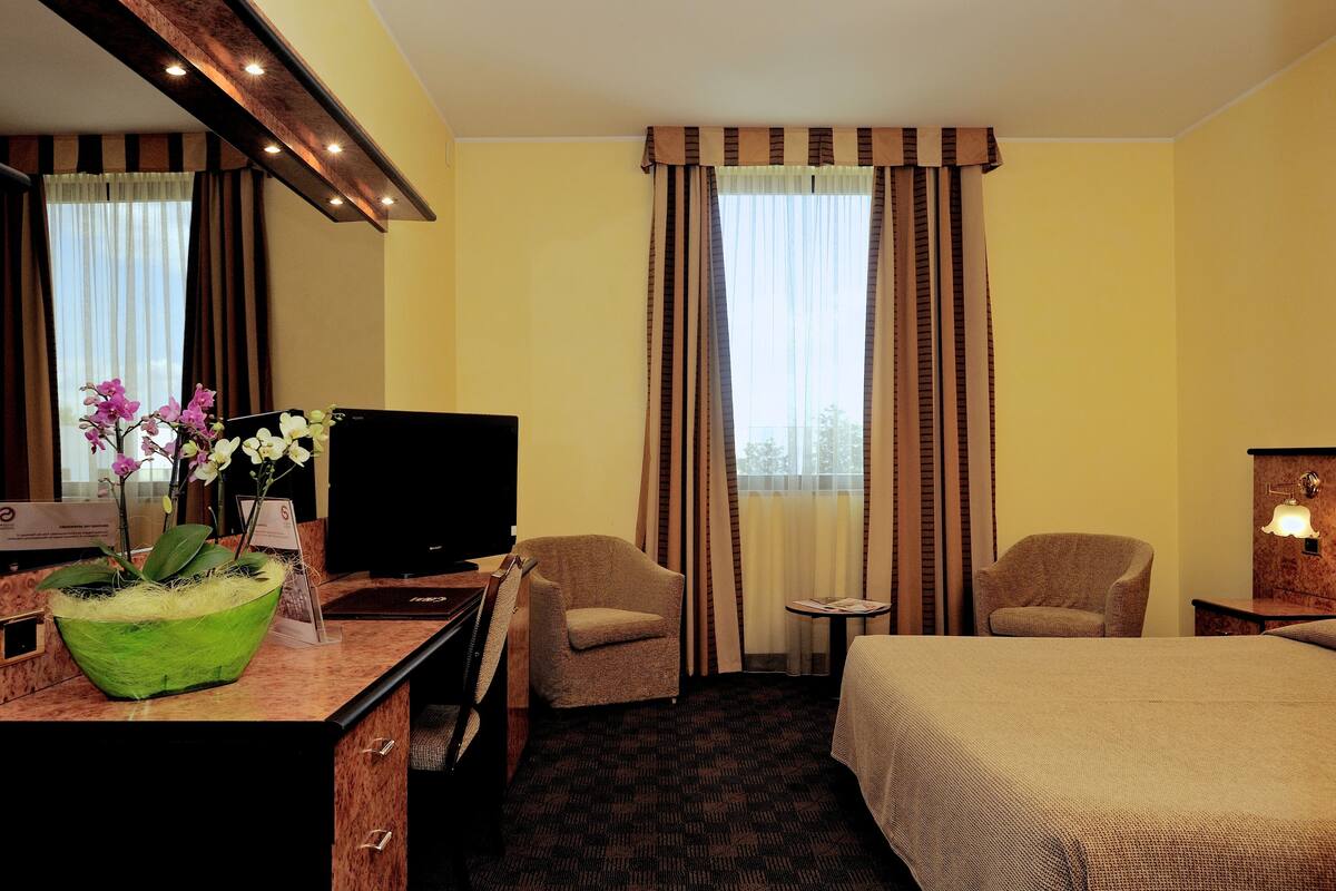 Minibar, in-room safe, desk, blackout drapes
