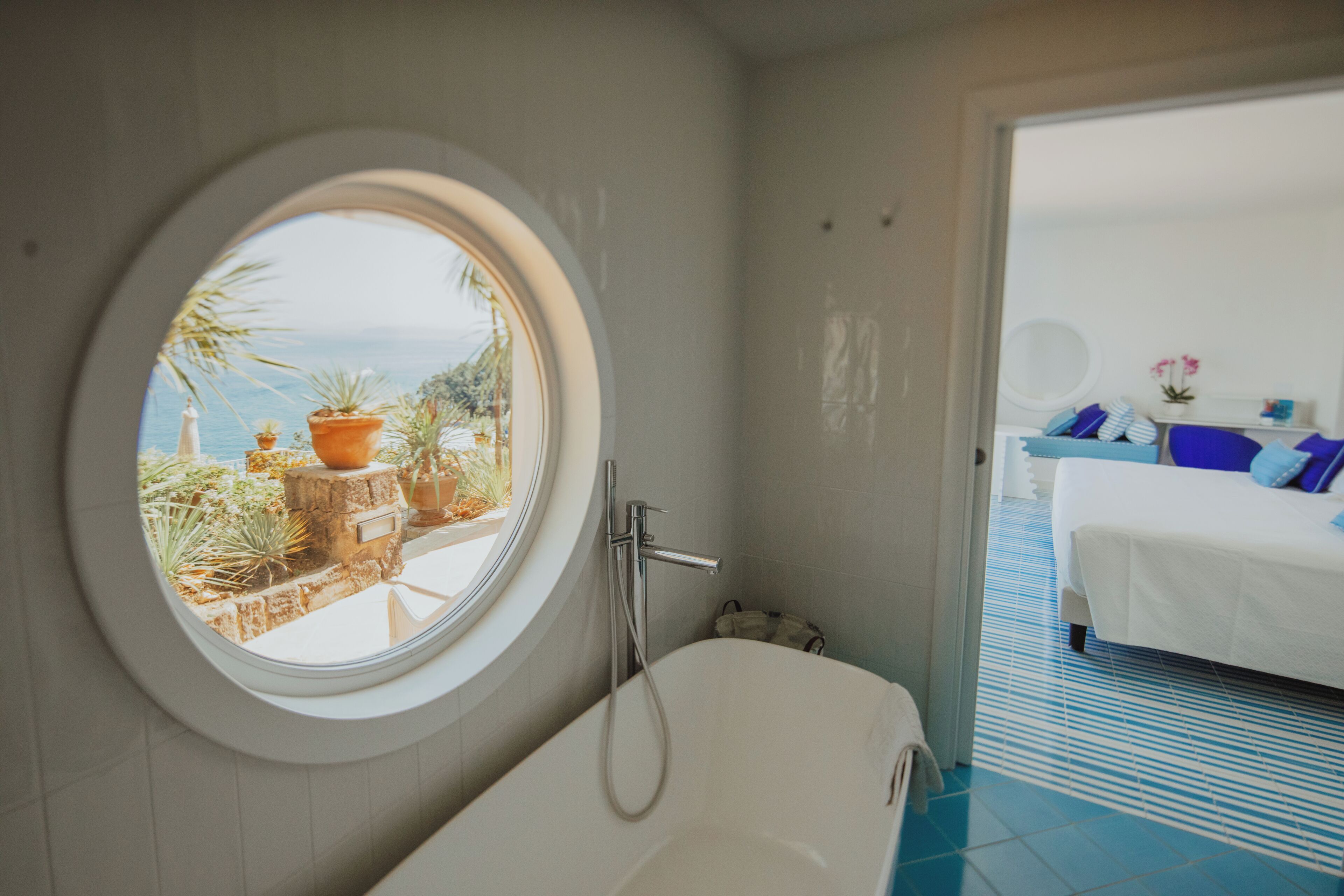 Junior Suite, Sea View | Bathroom | Slippers, bidet, towels