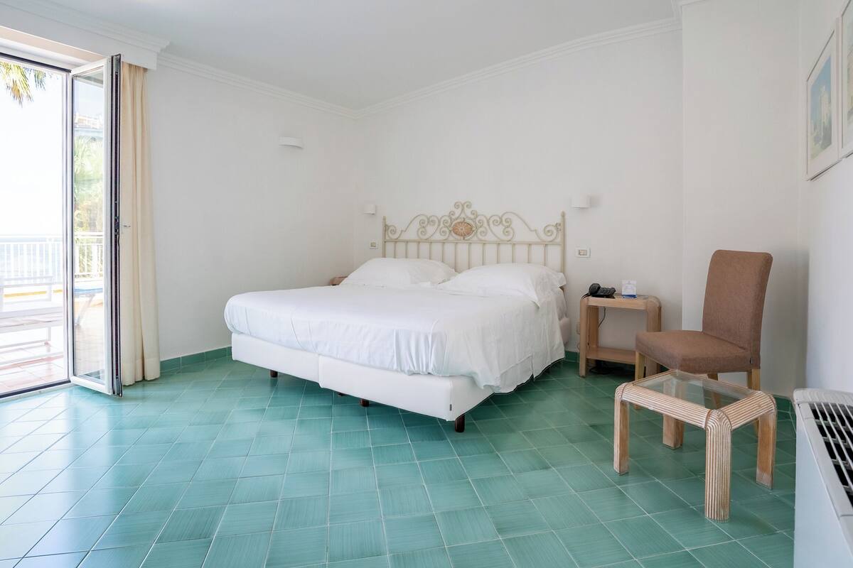 Superior Room | 1 bedroom, in-room safe, desk, free WiFi