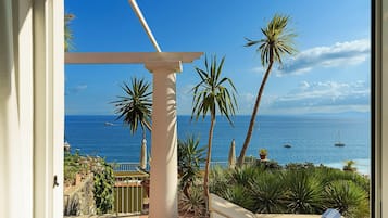 Junior Suite, Sea View | Terrace/patio