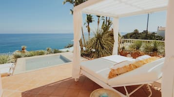 Junior Suite, Sea View | Private pool