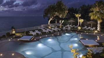 Outdoor pool, sun loungers