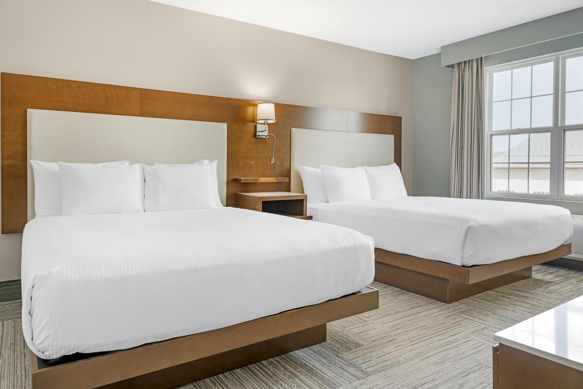 Ropa de cama de alta calidad y camas con pillow-top 