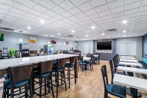 Free daily buffet breakfast