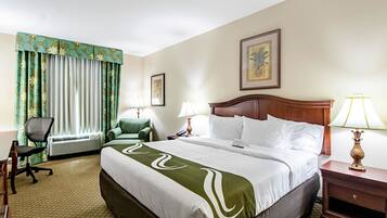 Standard Room, 1 King Bed, Non Smoking | Desk, soundproofing, iron/ironing board, rollaway beds