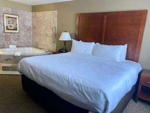 Suite, 1 très grand lit, non-fumeur, bain à remous