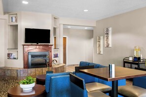 Lobby - Comfort Inn & Suites Riverton (Riverton)