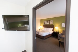 Suite, Non Smoking | In-room safe, desk, blackout curtains, iron/ironing board - Sleep Inn & Suites Pleasant Hill - Des Moines (Pleasant Hill)