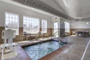 Indoor pool - Sleep Inn & Suites Pleasant Hill - Des Moines (Pleasant Hill)