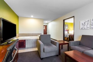 In-room safe, desk, blackout drapes, iron/ironing board - Sleep Inn & Suites Pleasant Hill - Des Moines (Pleasant Hill)