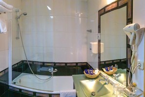 Double Room (con supletoria) | Tab mandi berpancutan