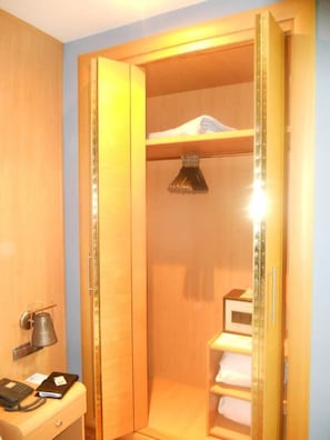Minibar, in-room safe, desk, blackout drapes