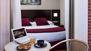 Minibar, in-room safe, soundproofing, free WiFi