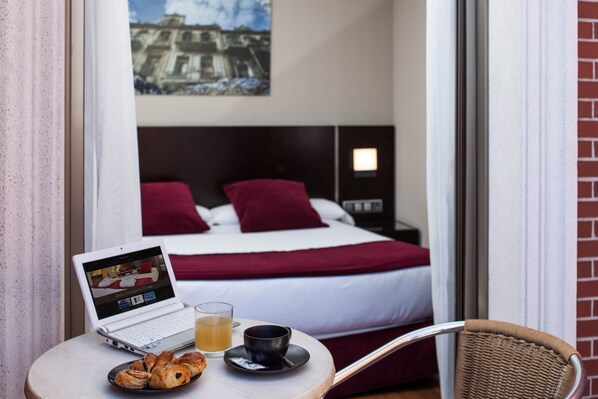Minibar, in-room safe, soundproofing, free WiFi