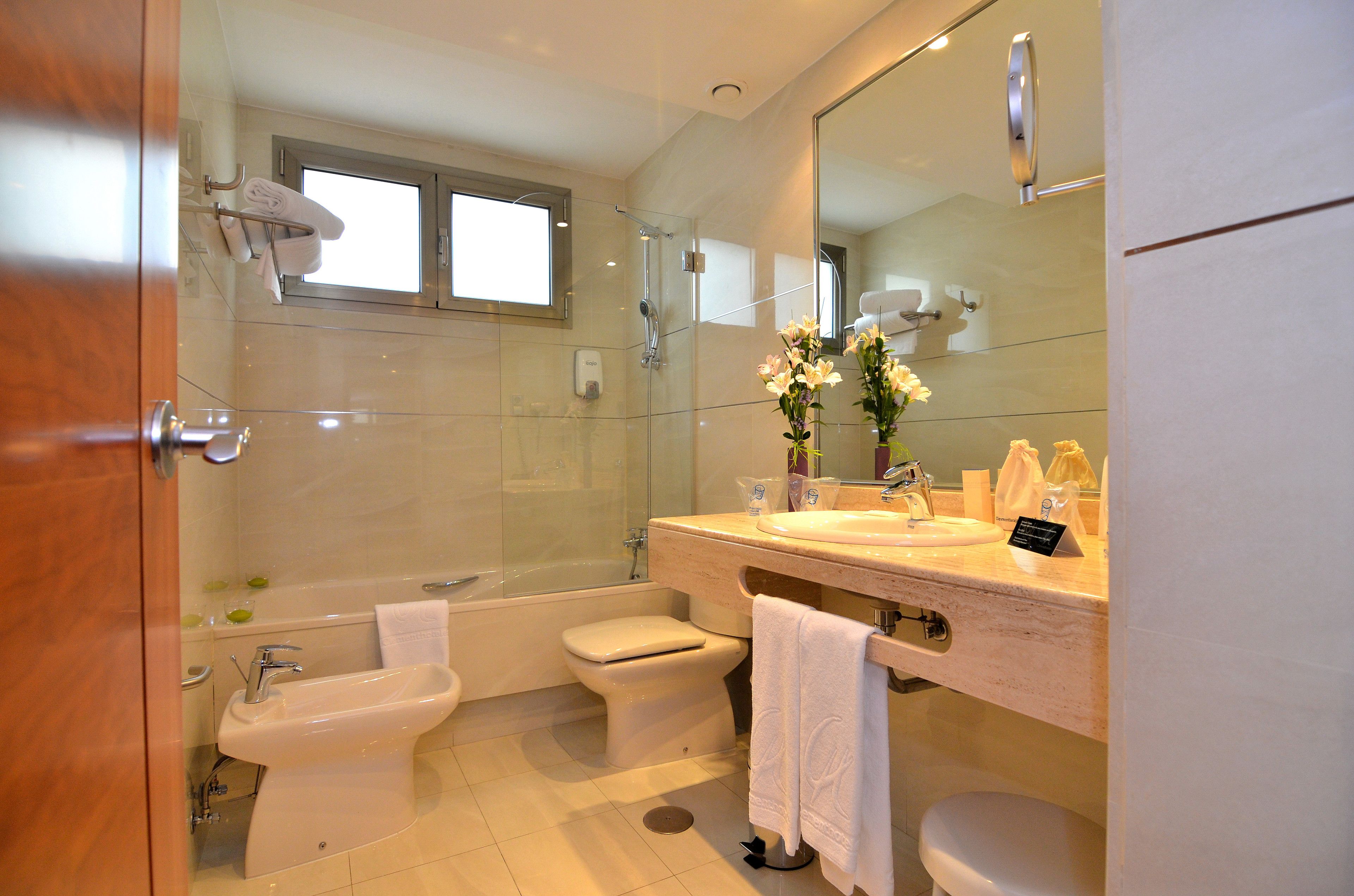 minibar, in-room safe, desk, soundproofing