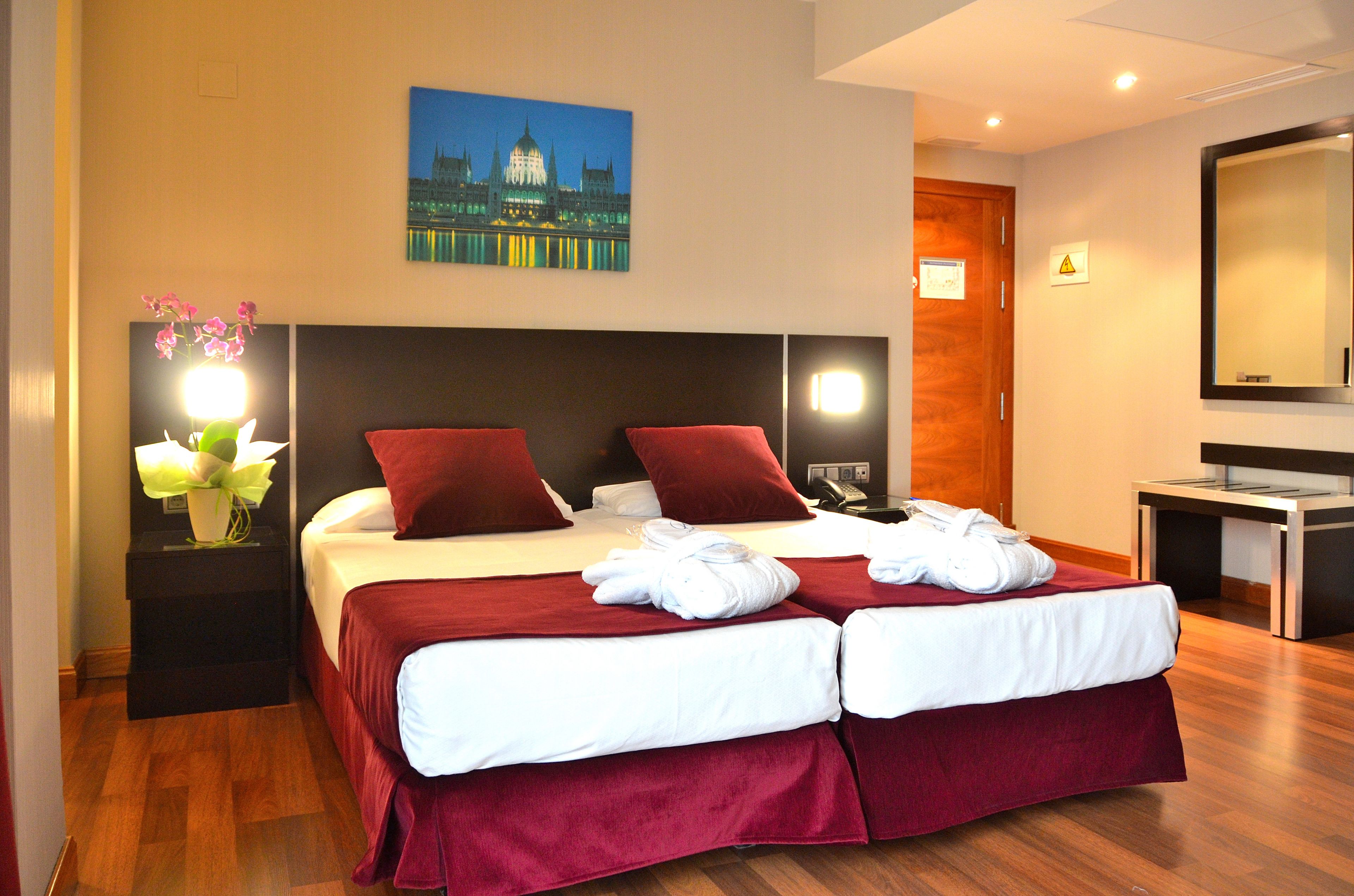 minibar, in-room safe, desk, soundproofing