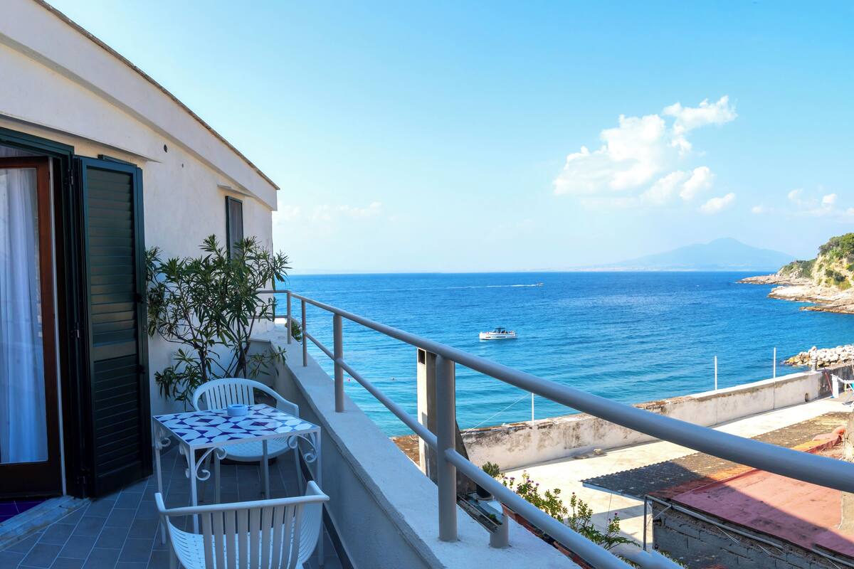 Chambre Double ou avec lits jumeaux, balcon, vue partielle sur la mer