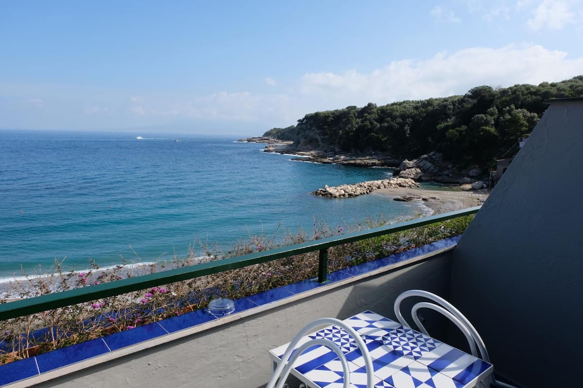 Deluxe-Doppel- oder -Zweibettzimmer, Terrasse, Meerblick | Balkon