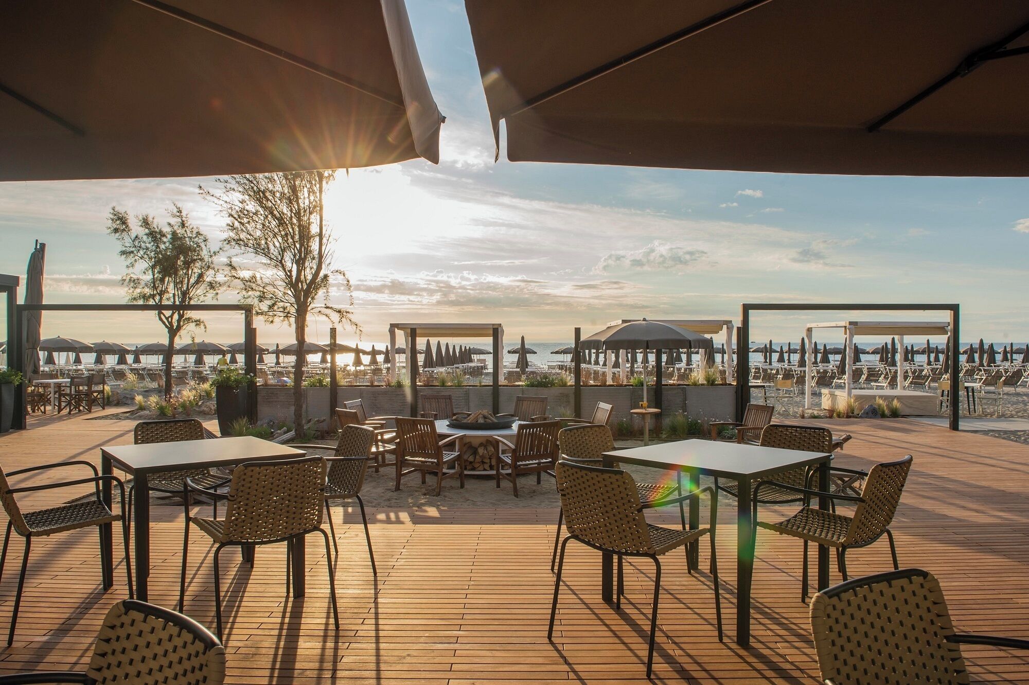 Beach cabanas, beach towels