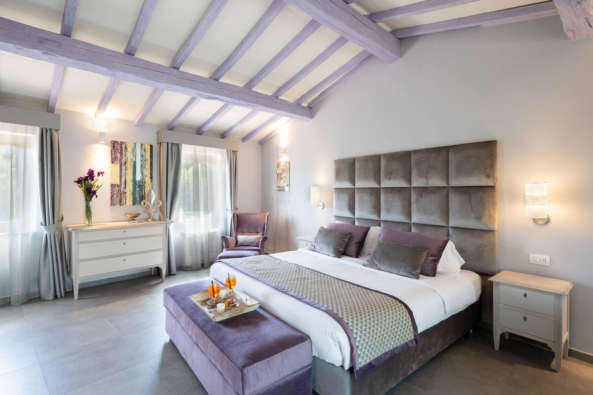 Comfort Elegance Suite | Seprai Frette Italia, seprai premium, busa memori, dan minibar