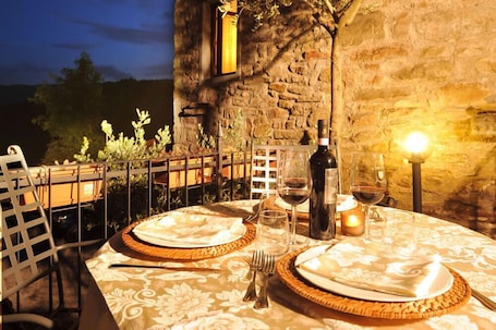 Se sirven cenas y cocina local