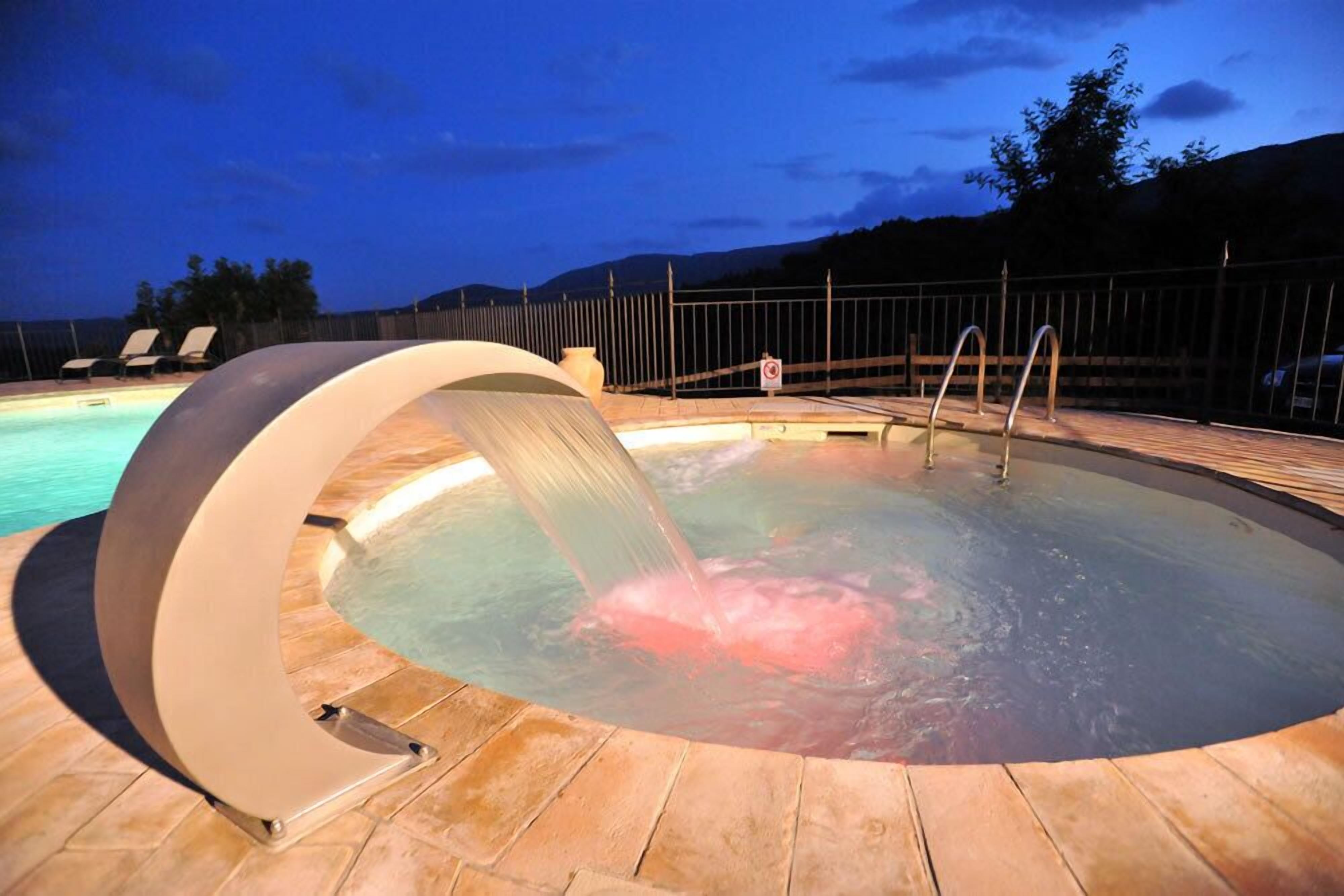 Bain à remous extérieur