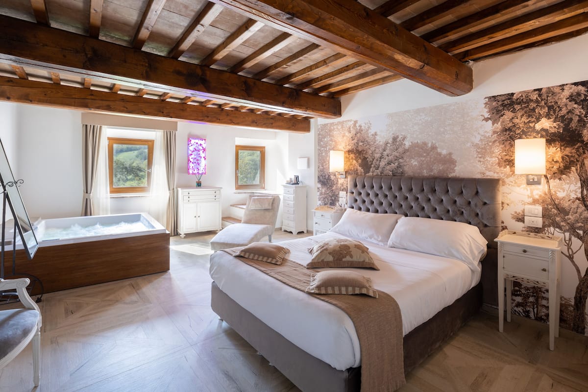 Suite Spa | Seprai Frette Italia, seprai premium, busa memori, dan minibar