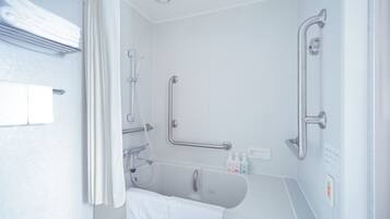 Combined shower/tub, deep soaking tub, eco-friendly toiletries
