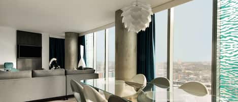 Hypo-allergenic bedding, in-room safe, desk, iron/ironing board