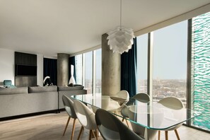 低過敏寢具、客房內保險箱、書桌、熨斗/熨衣板