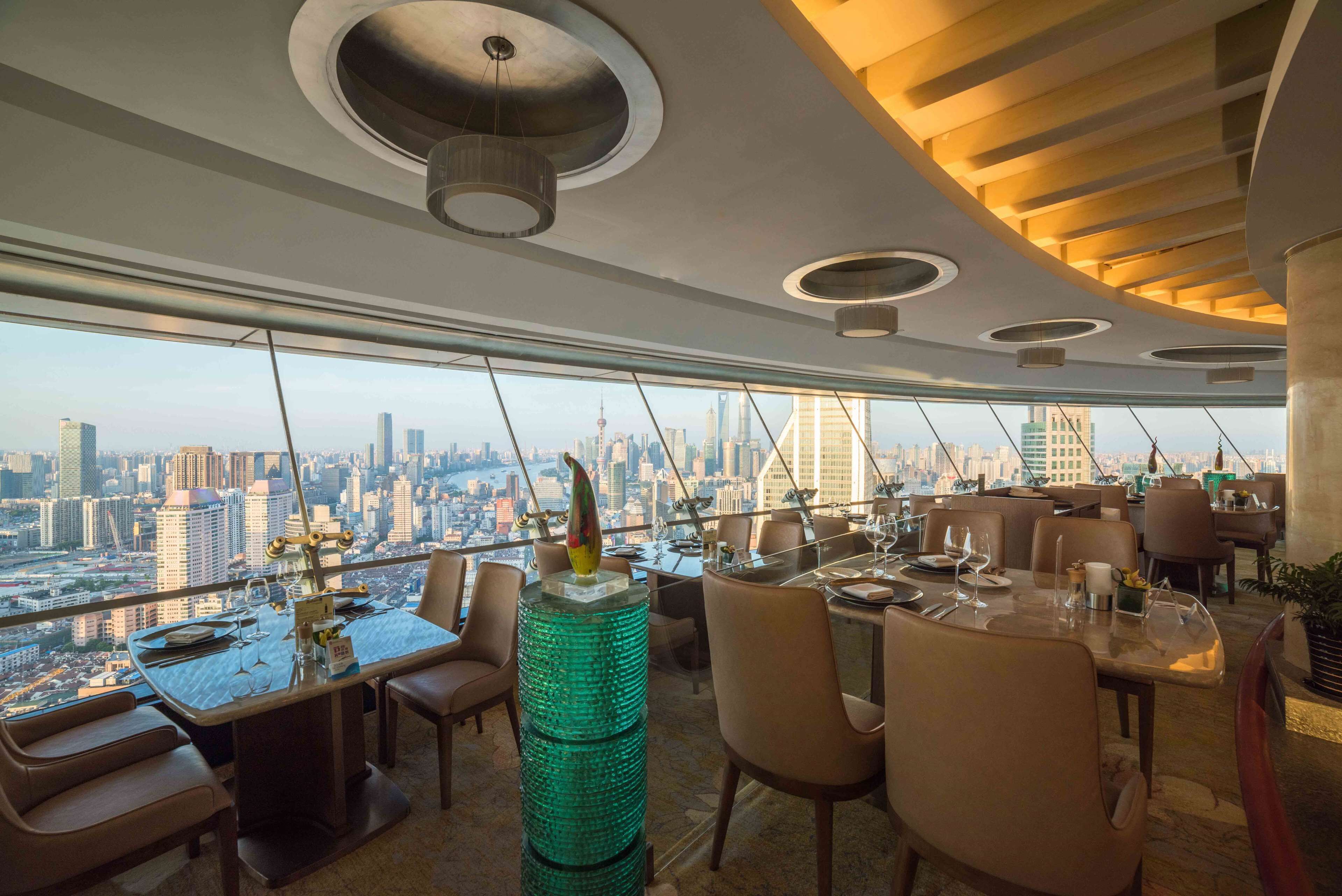 3 restaurants, breakfast, lunch, dinner served; international cuisine