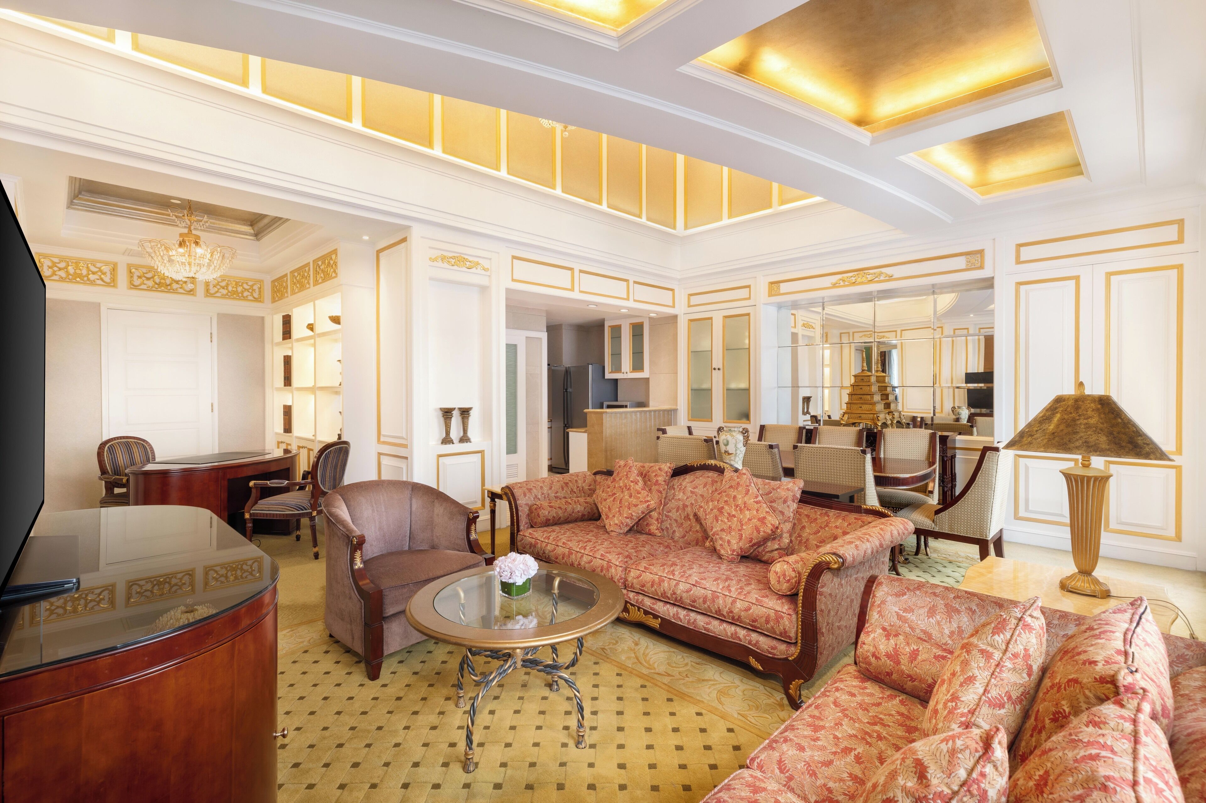 Presidential Suite | Premium bedding, minibar, in-room safe, desk