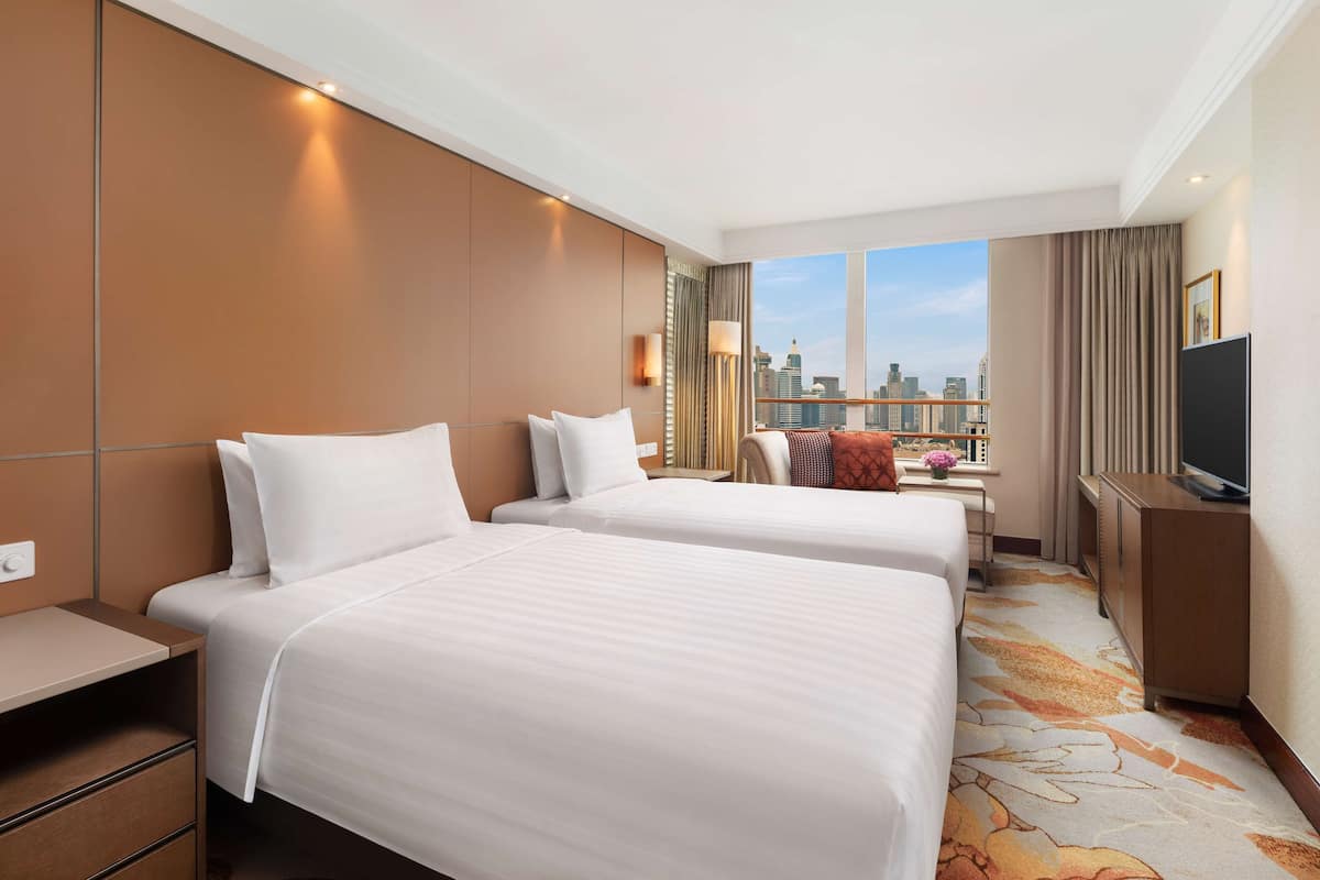 Premium bedding, minibar, in-room safe, desk