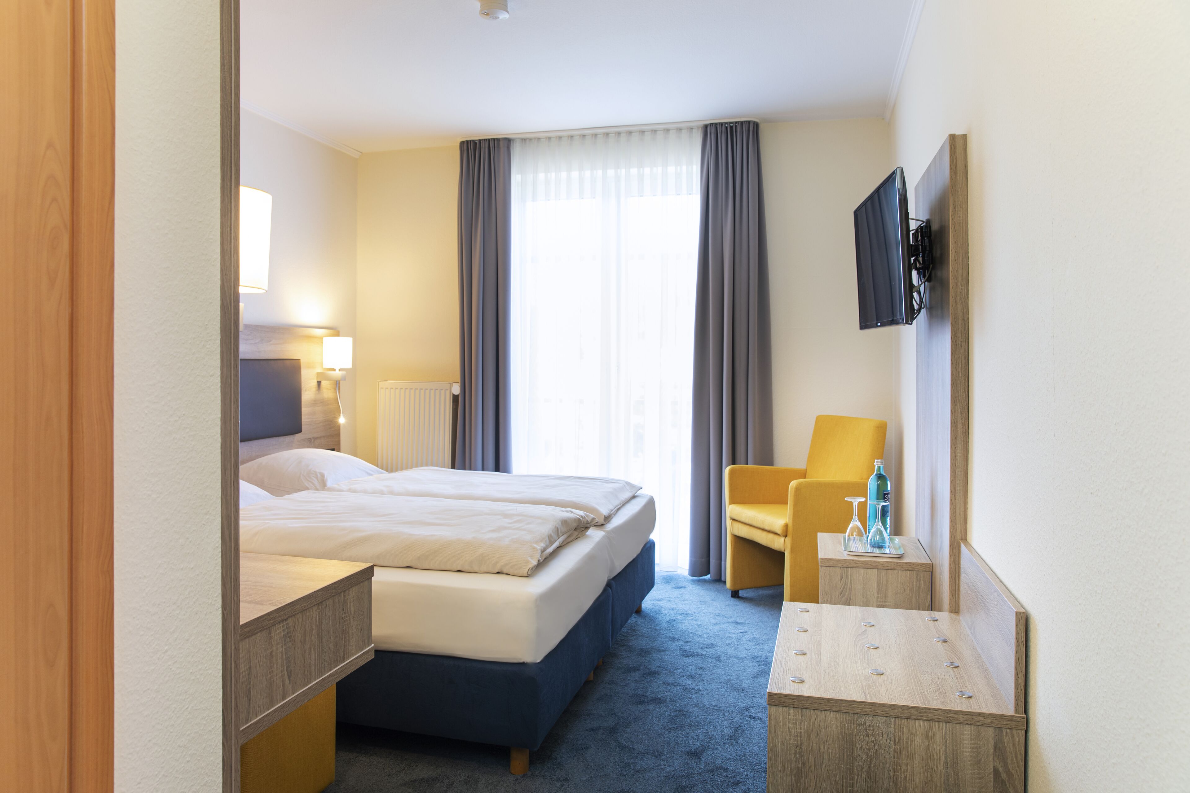 standard double room | hypo-allergenic bedding, desk, laptop workspace, blackout curtains