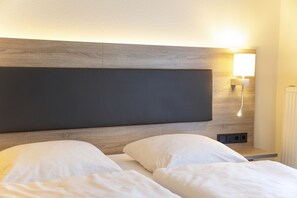 Comfort Double Room | Hypo-allergenic bedding, desk, laptop workspace, blackout drapes