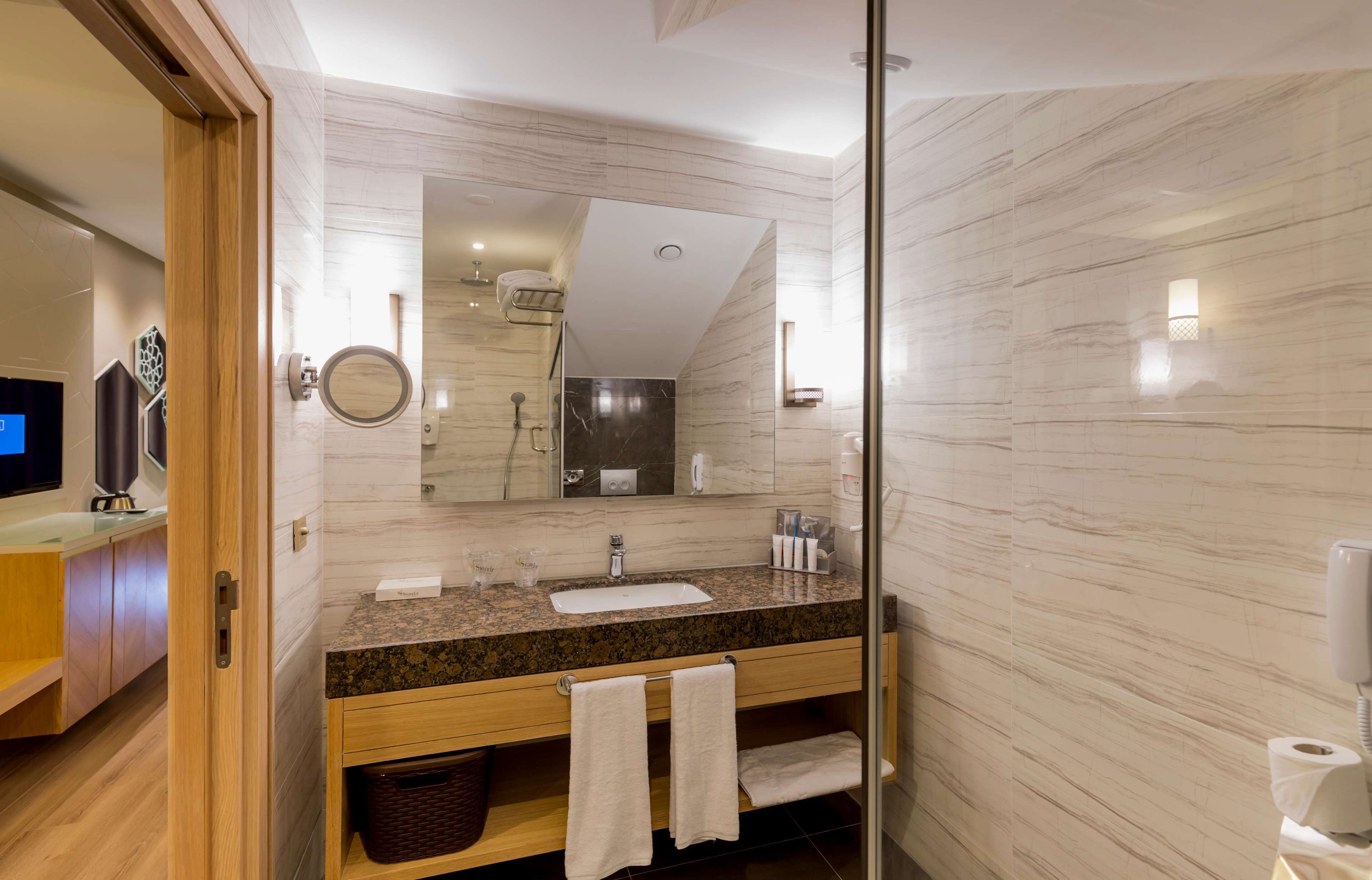 Familien-Maisonette, 2 Schlafzimmer, Nichtraucher | Badezimmer | Dusche, kostenlose Toilettenartikel, Haartrockner, Hausschuhe
