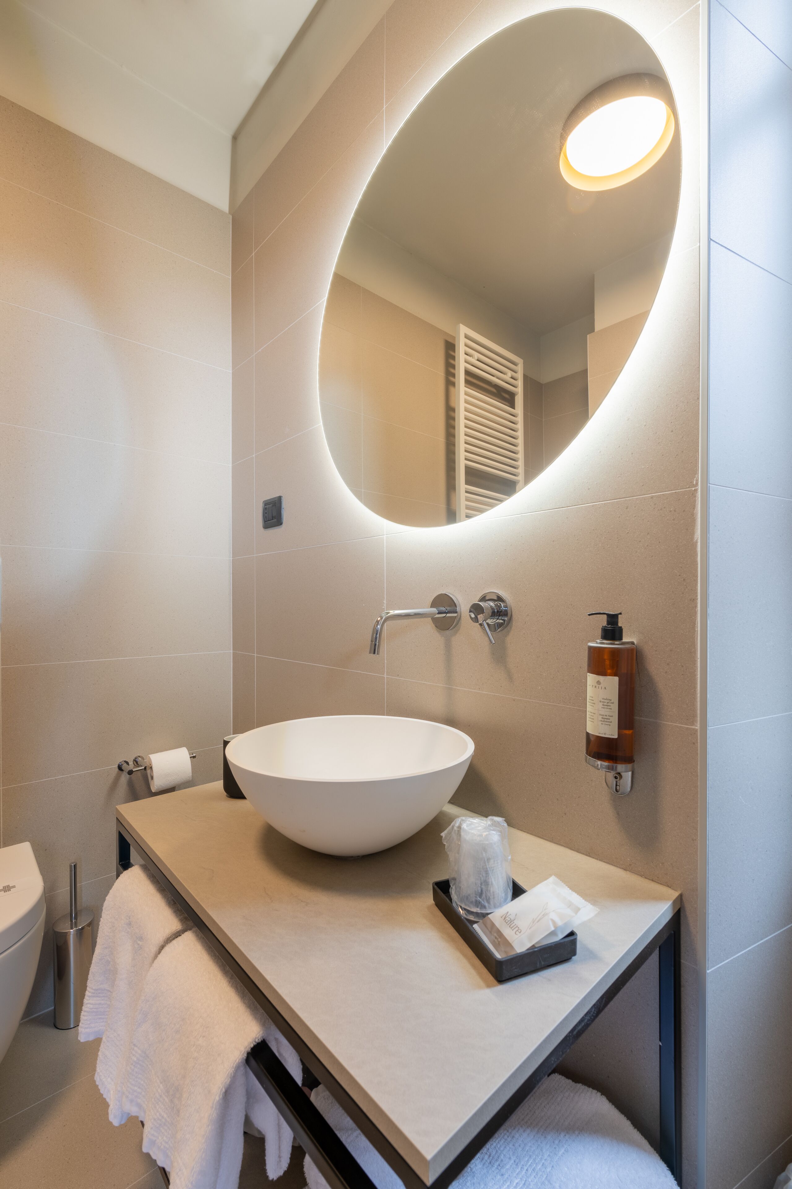 deluxe room, terrace, city view | bathroom | free toiletries, hair dryer, bidet, towels